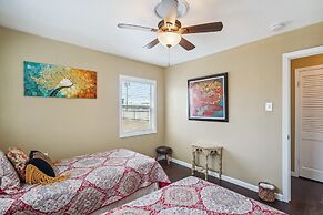 Quaint Midland Home ~ 1 Mi to Downtown!