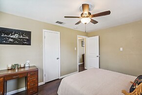 Quaint Midland Home ~ 1 Mi to Downtown!