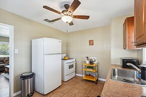 Quaint Midland Home ~ 1 Mi to Downtown!