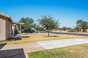 Quaint Midland Home ~ 1 Mi to Downtown!