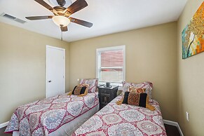 Quaint Midland Home ~ 1 Mi to Downtown!