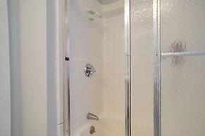 1 Mi to Marina: Hyannis Home w/ Furnished Deck