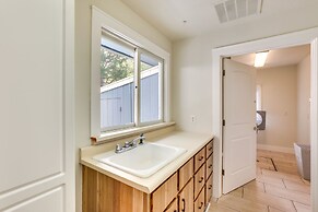 Twin Falls Vacation Rental w/ Yard < 3 Mi to Town!