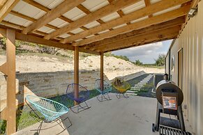 Getaway w/ Fire Pit ~ 5 Mi to Pedernales River!