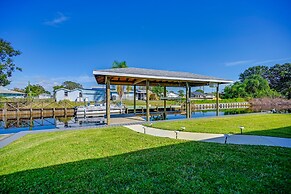 Sebring Serenity: Waterfront Retreat w/ Boat Dock!
