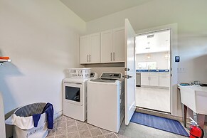 Sebring Serenity: Waterfront Retreat w/ Boat Dock!