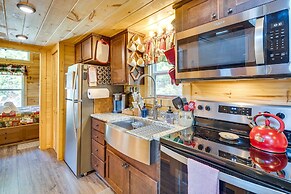 7 Mi to Lake Lure: Mill Spring Cabin w/ Hot Tub