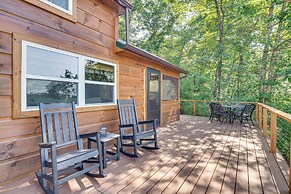7 Mi to Lake Lure: Mill Spring Cabin w/ Hot Tub