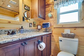 7 Mi to Lake Lure: Mill Spring Cabin w/ Hot Tub