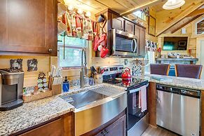 7 Mi to Lake Lure: Mill Spring Cabin w/ Hot Tub