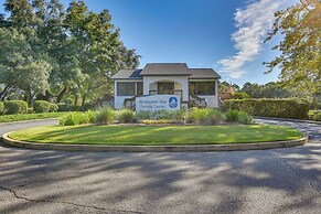 Niceville Retreat w/ Boat Dock, Golf Course & Pool