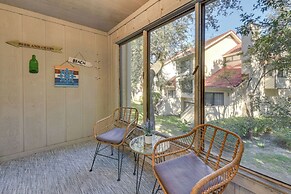 Niceville Retreat w/ Boat Dock, Golf Course & Pool