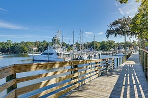 Niceville Retreat w/ Boat Dock, Golf Course & Pool
