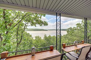 Lakefront Canadian Gem: Hot Tub, Decks & Grills