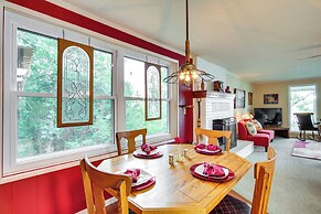 Lakefront Canadian Gem: Hot Tub, Decks & Grills