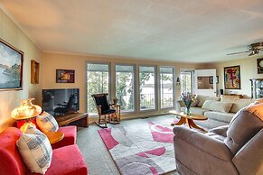 Lakefront Canadian Gem: Hot Tub, Decks & Grills