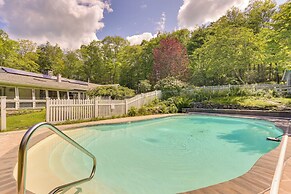 Sparrow Bush Retreat w/ Pool & Screened Porch