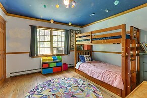 Sparrow Bush Retreat w/ Pool & Screened Porch