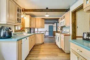 Sparrow Bush Retreat w/ Pool & Screened Porch