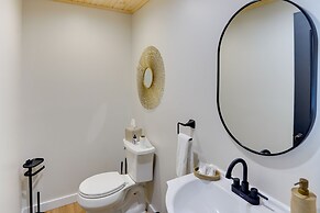 Hot Tub, Fire Pit: Pet-friendly Freehold Home!
