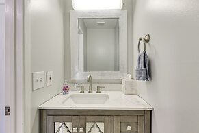 Waterfront Townhome ~ 10 Mi to Navarre Beach!