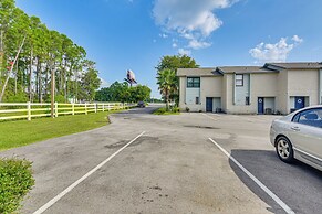 Waterfront Townhome ~ 10 Mi to Navarre Beach!