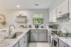 Waterfront Townhome ~ 10 Mi to Navarre Beach!