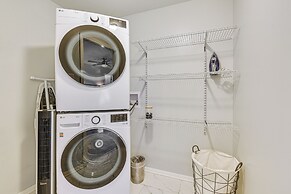 Waterfront Townhome ~ 10 Mi to Navarre Beach!