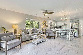 Waterfront Townhome ~ 10 Mi to Navarre Beach!