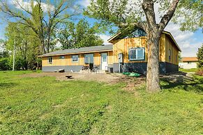 Family-friendly Lander Home Rental: Yard, Patio!