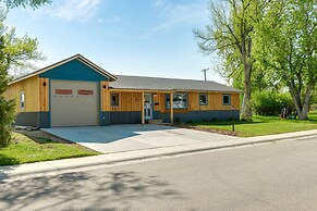 Family-friendly Lander Home Rental: Yard, Patio!