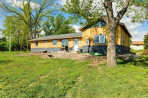 Family-friendly Lander Home Rental: Yard, Patio!