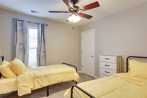 Charming North Charleston Townhome - Pets Welcome!