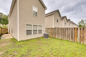 Charming North Charleston Townhome - Pets Welcome!