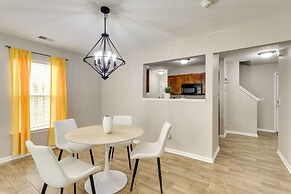 Charming North Charleston Townhome - Pets Welcome!