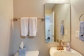 Charming North Charleston Townhome - Pets Welcome!