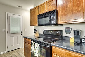 Charming North Charleston Townhome - Pets Welcome!