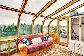 Tacoma Home on Steilacoom Lake w/ Dock!