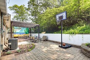 Gary Cottage w/ Outdoor Dining Areas - Near Beach!