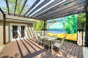 Gary Cottage w/ Outdoor Dining Areas - Near Beach!