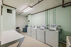 Cozy Snowshoe Condo Rental: Walk to Chair Lift!