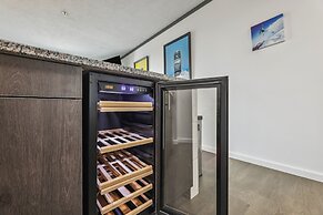 Cozy Snowshoe Condo Rental: Walk to Chair Lift!