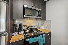 Cozy Snowshoe Condo Rental: Walk to Chair Lift!