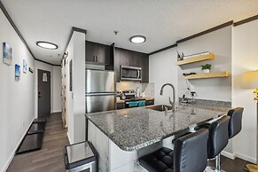 Cozy Snowshoe Condo Rental: Walk to Chair Lift!