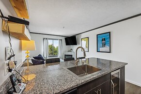 Cozy Snowshoe Condo Rental: Walk to Chair Lift!