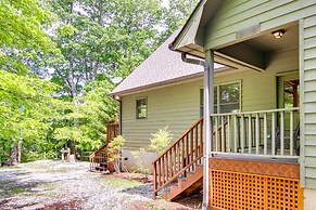 Relaxing Saluda Home Near Waterfall Trails!