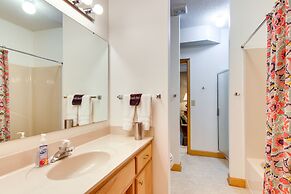 Relaxing Saluda Home Near Waterfall Trails!