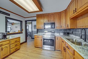 Private Boat Slip & Dock: Lakefront Grove Retreat!