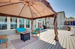 Home on Lake Livingston w/ Deck & 2 Fire Pits!