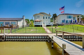Home on Lake Livingston w/ Deck & 2 Fire Pits!